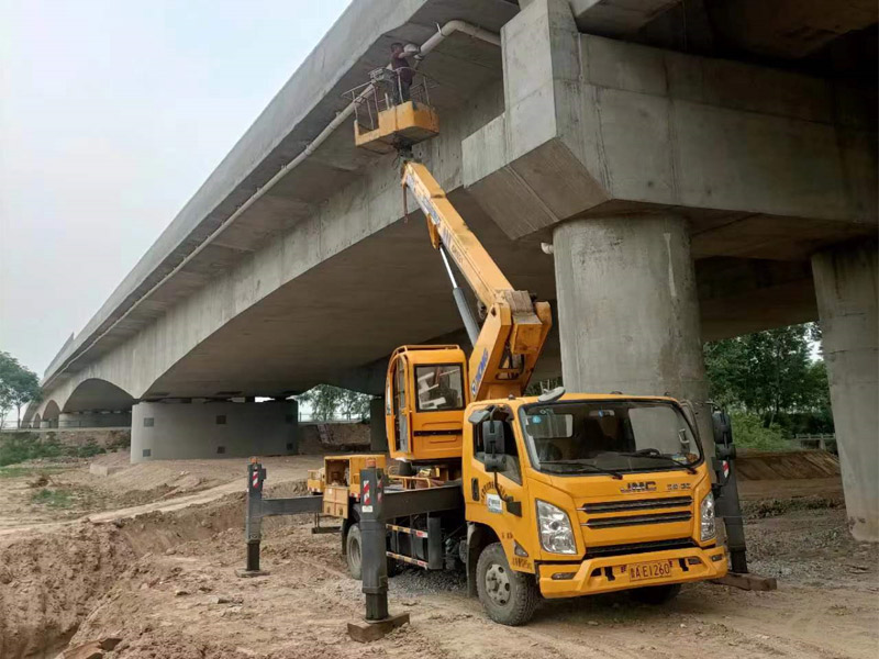济南路灯车租赁相关知识
